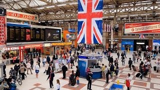 A Walk Through The London Victoria Station London England [upl. by Deva428]